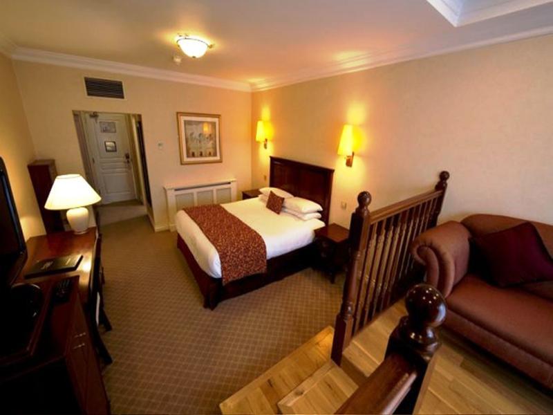 Court Yard Hotel Leixlip Exterior photo
