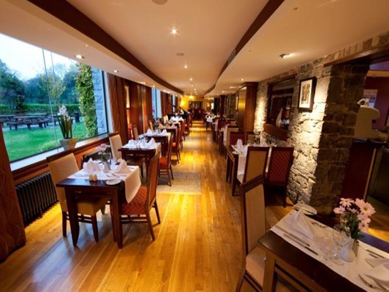 Court Yard Hotel Leixlip Exterior photo
