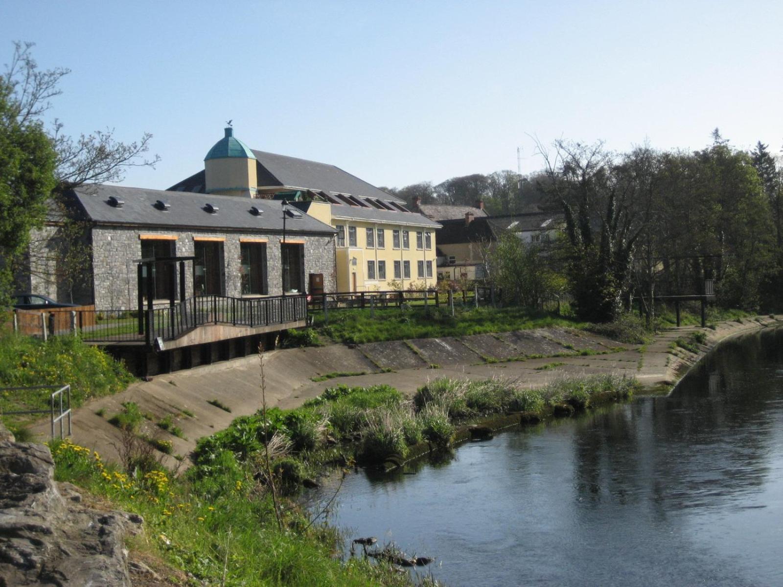 Court Yard Hotel Leixlip Exterior photo