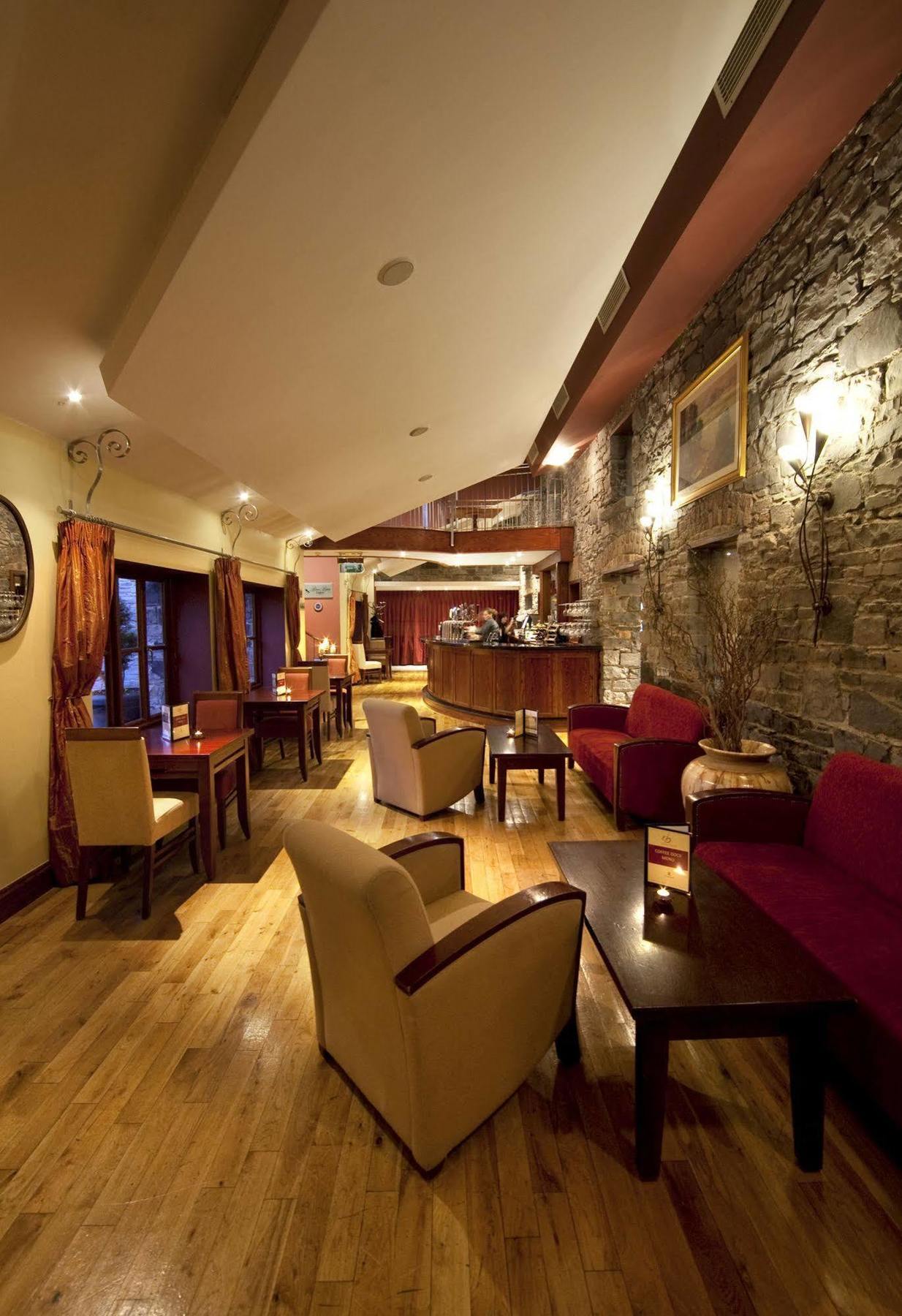 Court Yard Hotel Leixlip Exterior photo